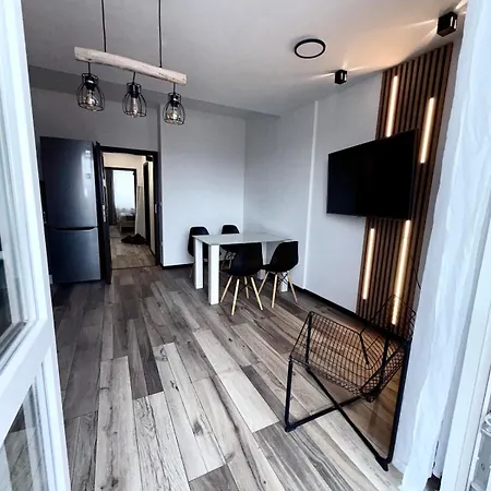 Dvoupokojovy S Balkonem A Vyhledem Na Jablonec Appartement Jablonec nad Nisou