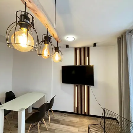 Dvoupokojovy S Balkonem A Vyhledem Na Jablonec *